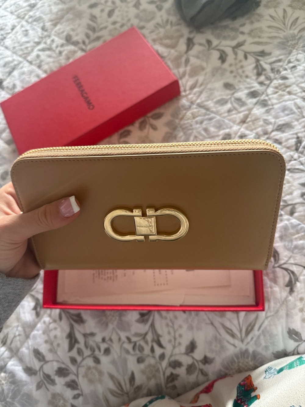 Ferragamo Wallet - Picture 2 of 3